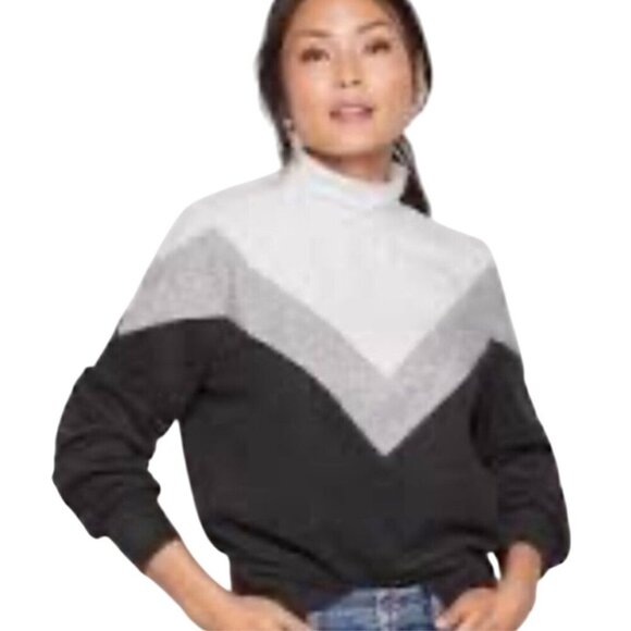 Evereve Marion Colorblock Chevron Super Soft Mock Neck Sweatshirt Size S - Picture 1 of 5